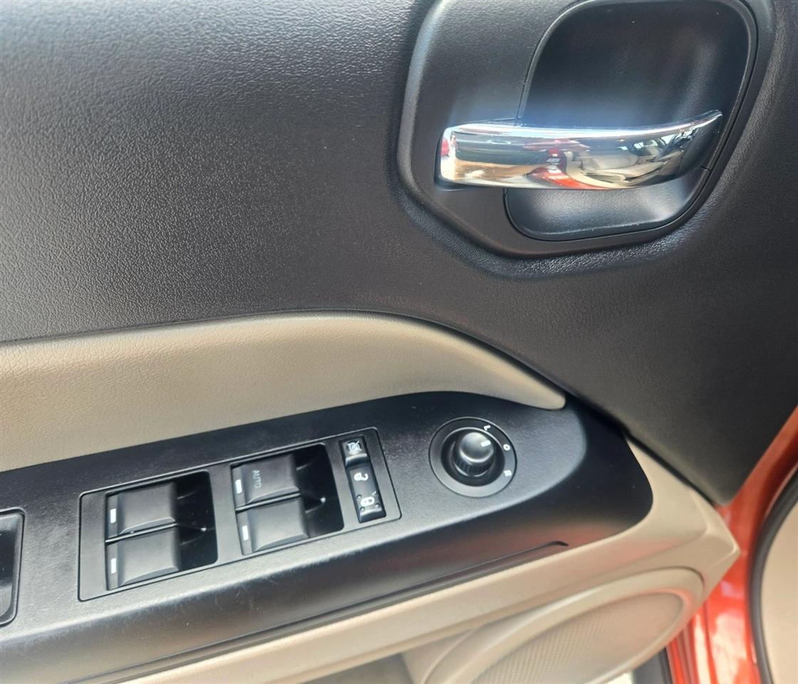 Jeep Patriot Latitude 2WD 2012