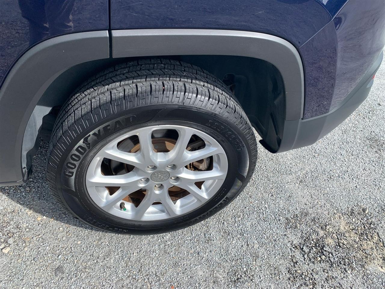 Jeep Cherokee Latitude FWD 2015