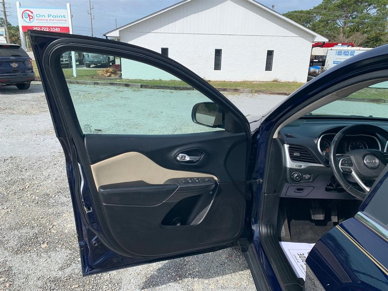 Jeep Cherokee Latitude FWD 2015