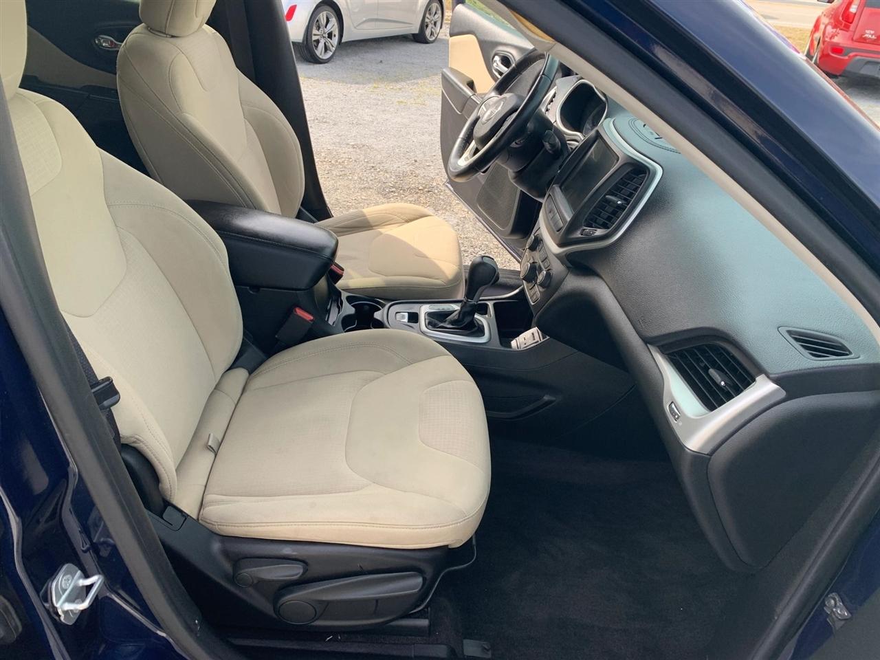 Jeep Cherokee Latitude FWD 2015