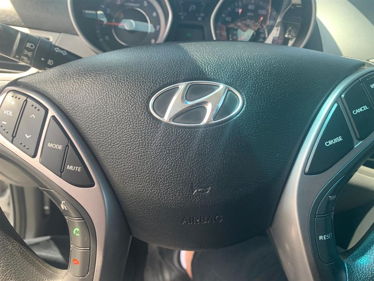 Hyundai Elantra GLS A/T 2013