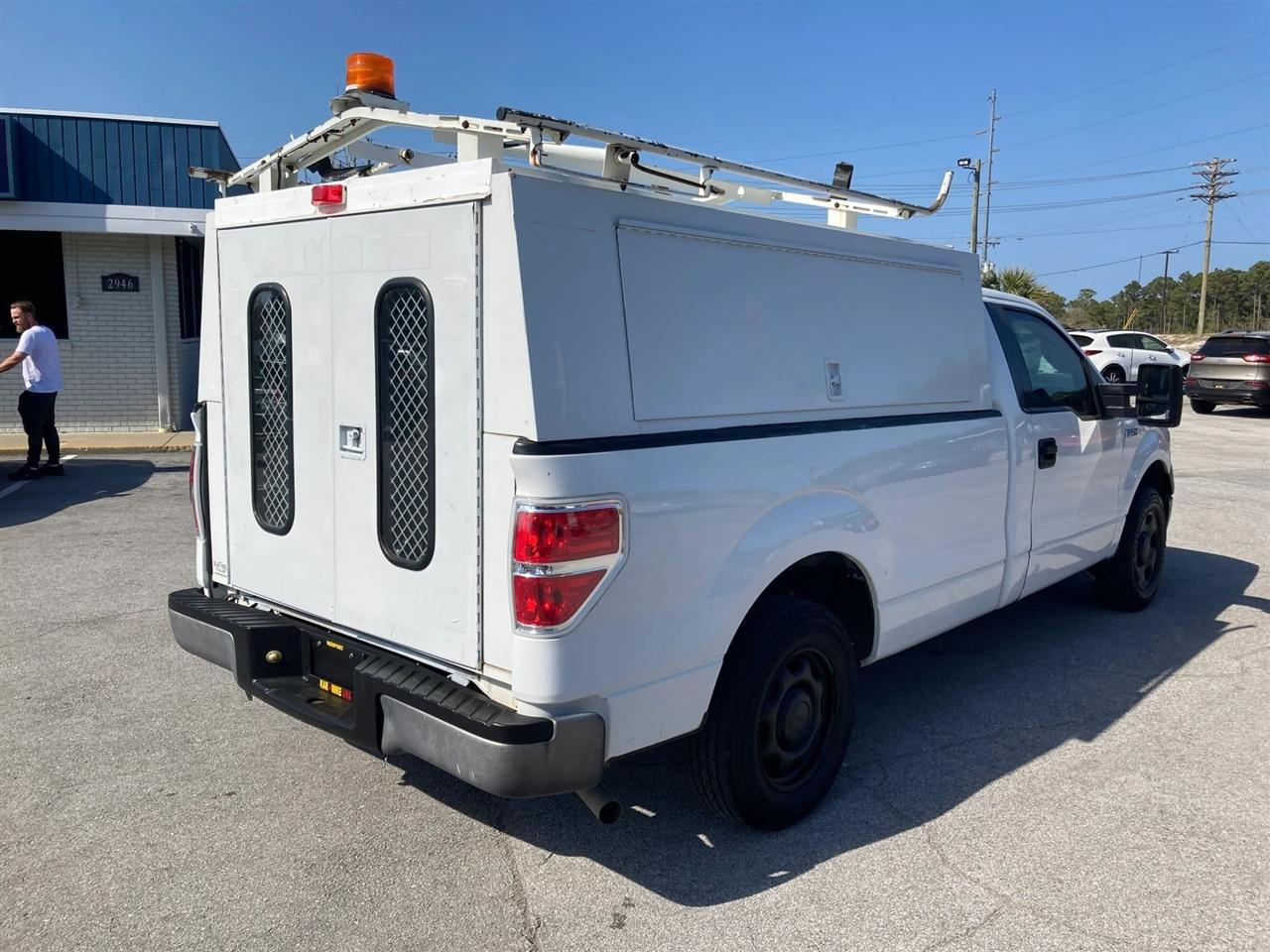 Ford F-150 XL 8-ft. Bed 2WD 2010