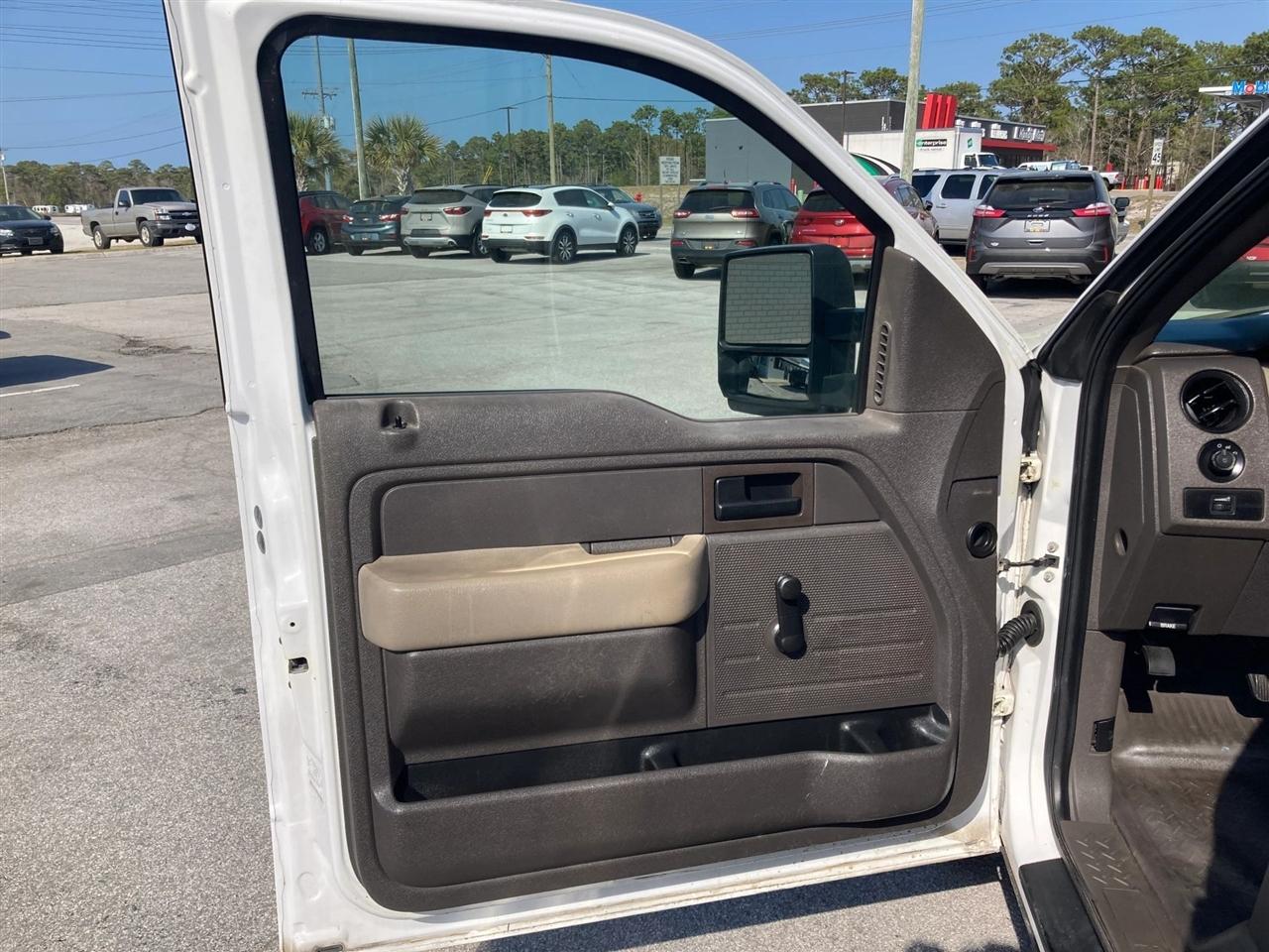 Ford F-150 XL 8-ft. Bed 2WD 2010