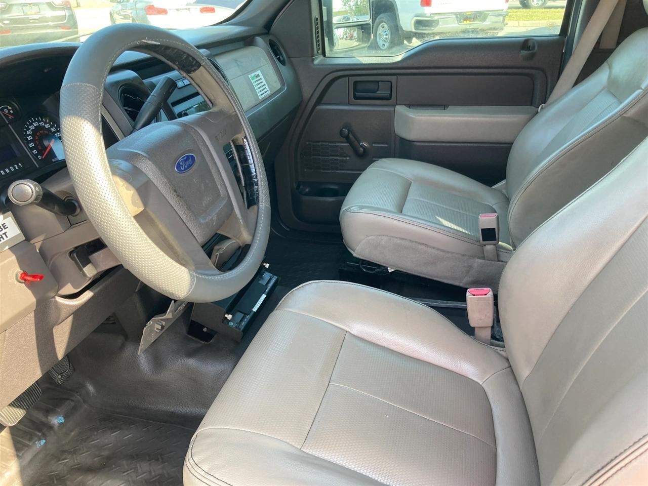 Ford F-150 XL 8-ft. Bed 2WD 2010