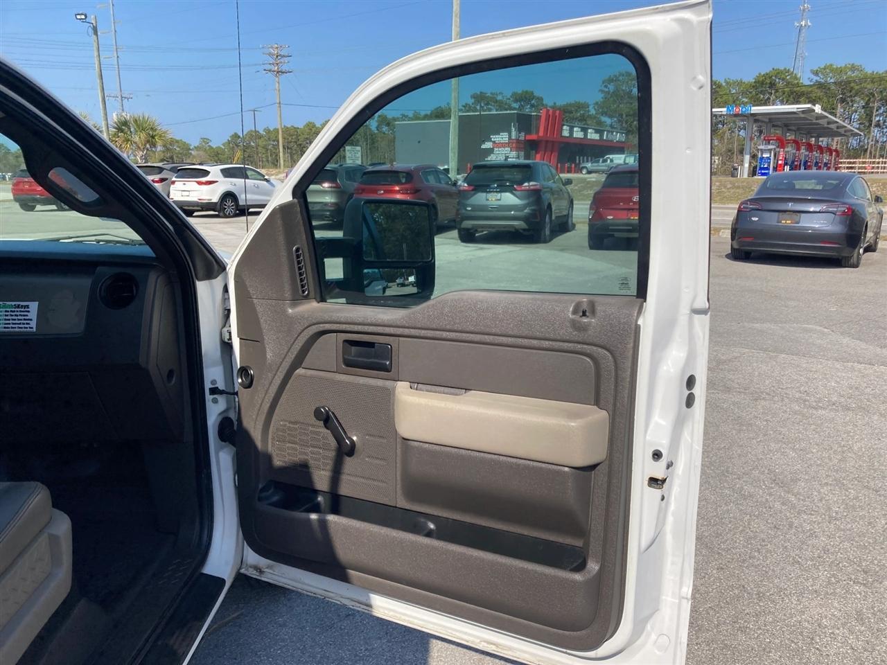 Ford F-150 XL 8-ft. Bed 2WD 2010