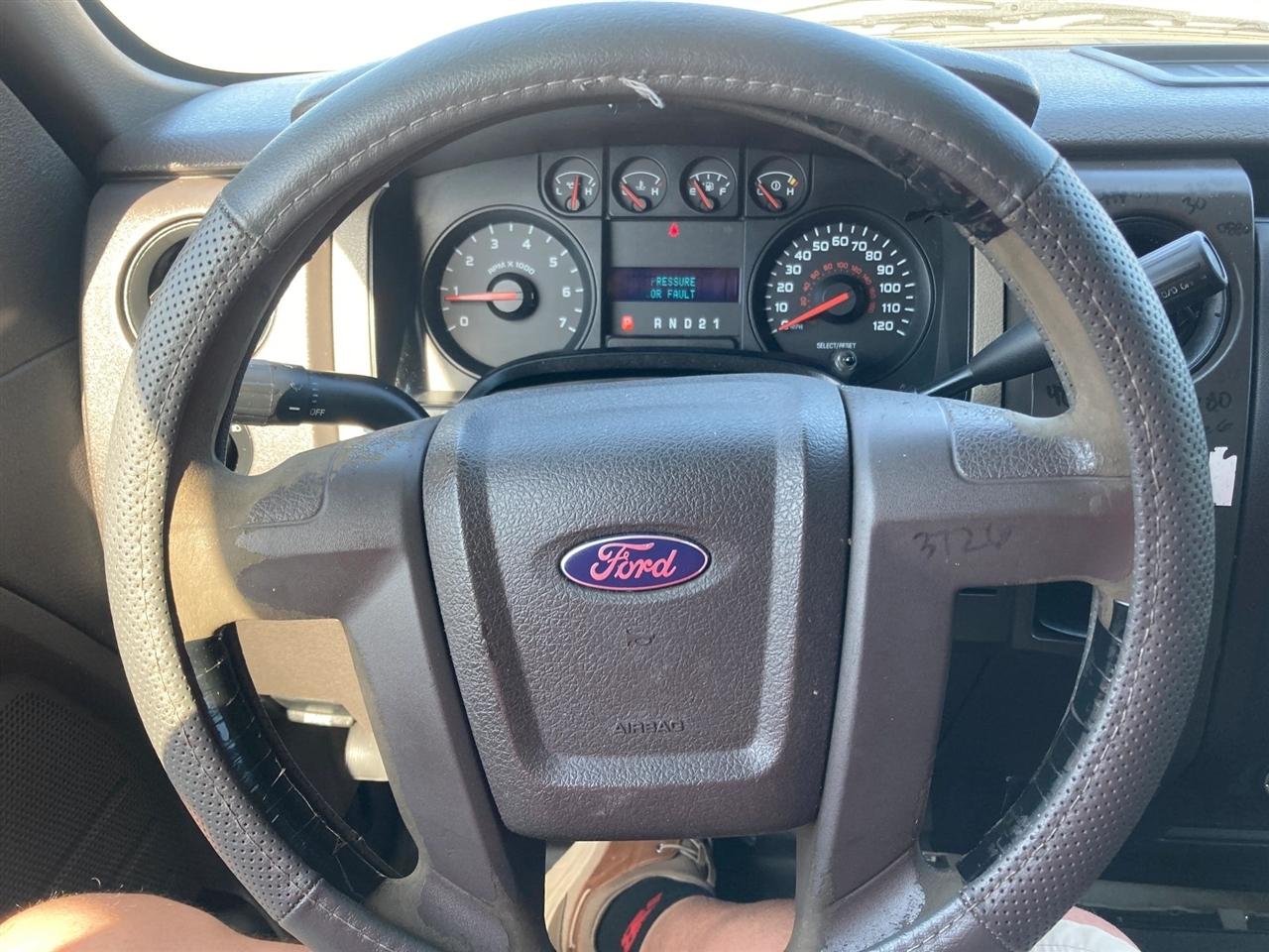 Ford F-150 XL 8-ft. Bed 2WD 2010