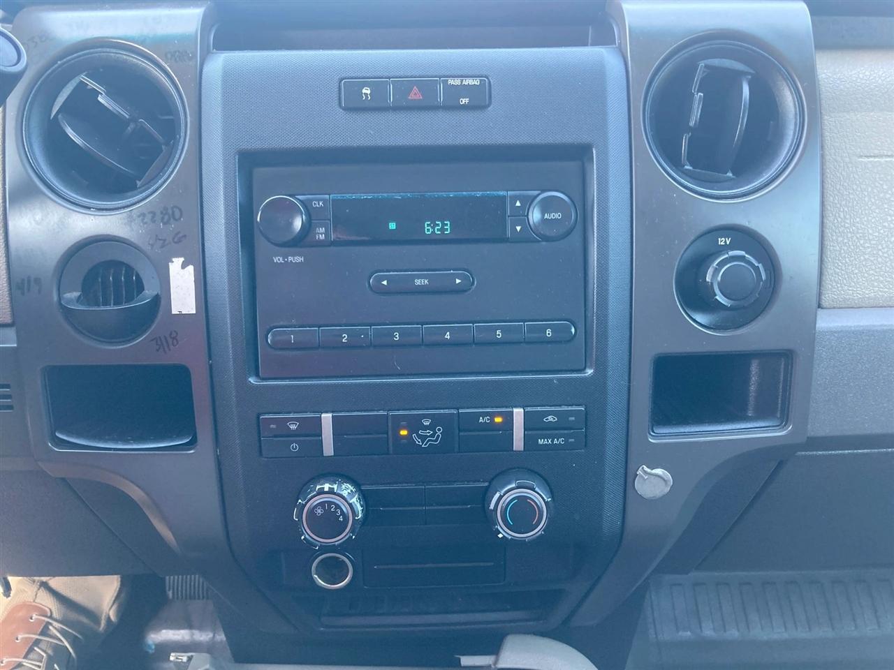 Ford F-150 XL 8-ft. Bed 2WD 2010