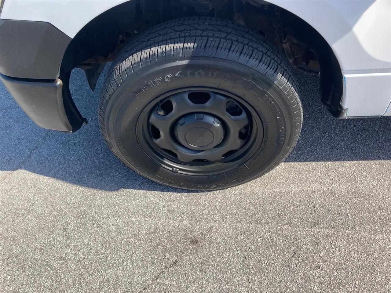 Ford F-150 XL 8-ft. Bed 2WD 2010