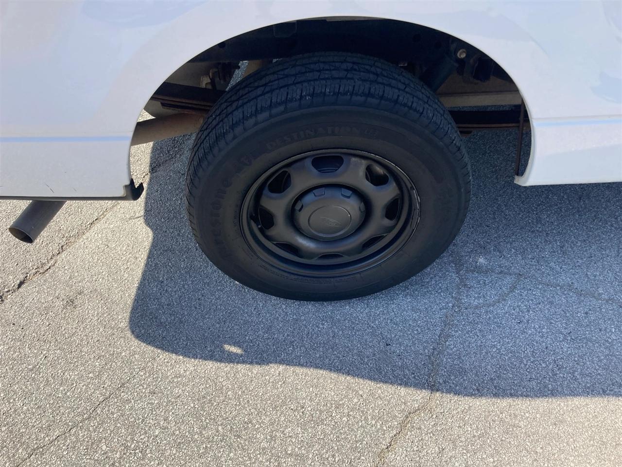 Ford F-150 XL 8-ft. Bed 2WD 2010