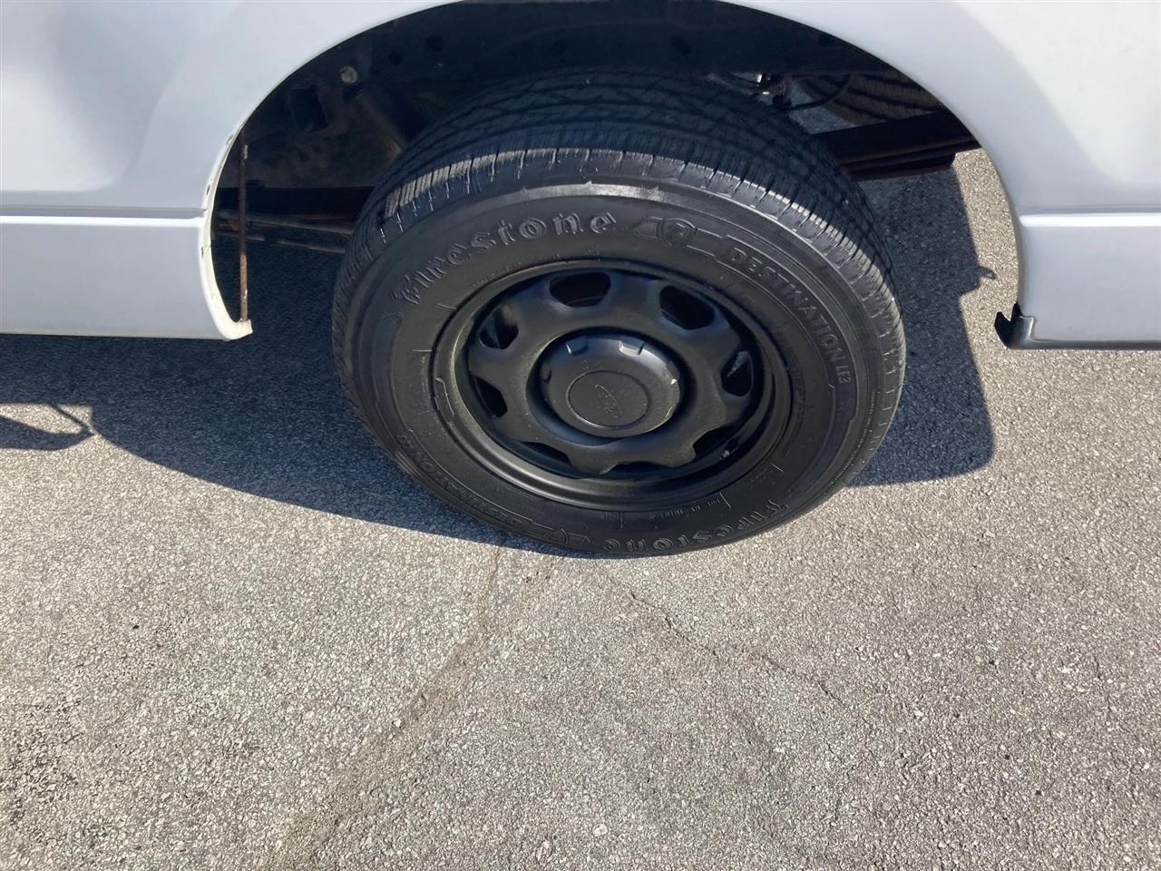 Ford F-150 XL 8-ft. Bed 2WD 2010