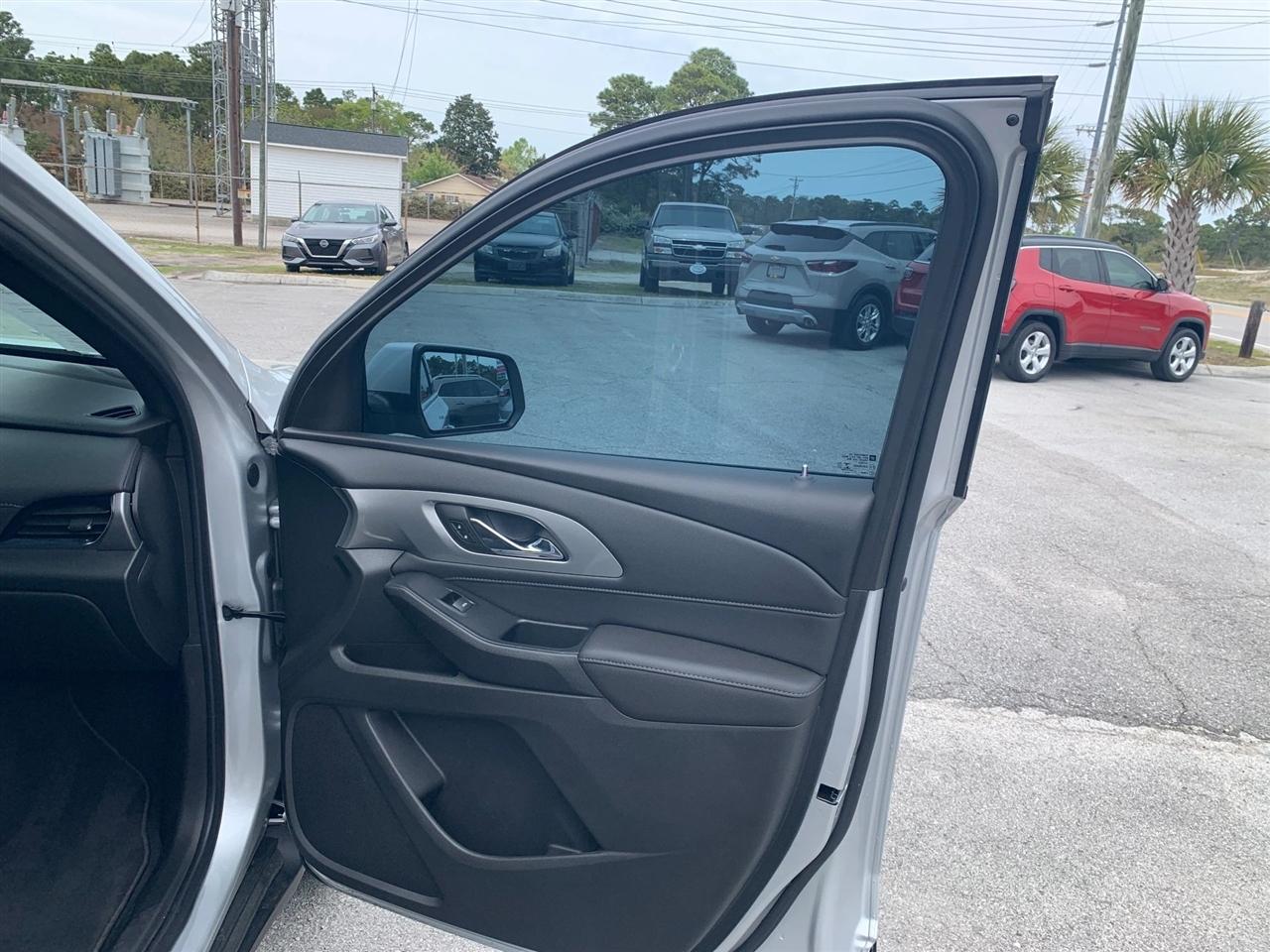 Chevrolet Traverse LT Cloth FWD 2022