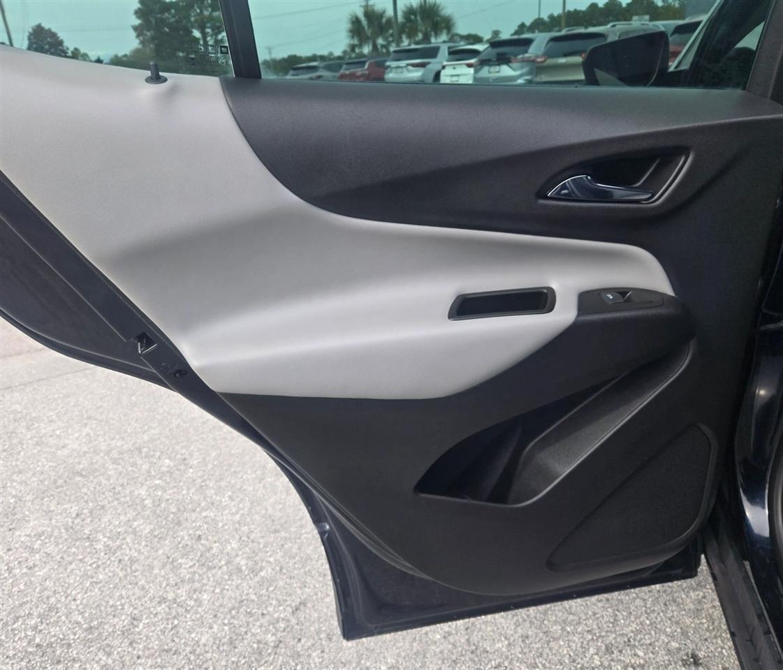 Chevrolet Equinox LS 2WD 2020