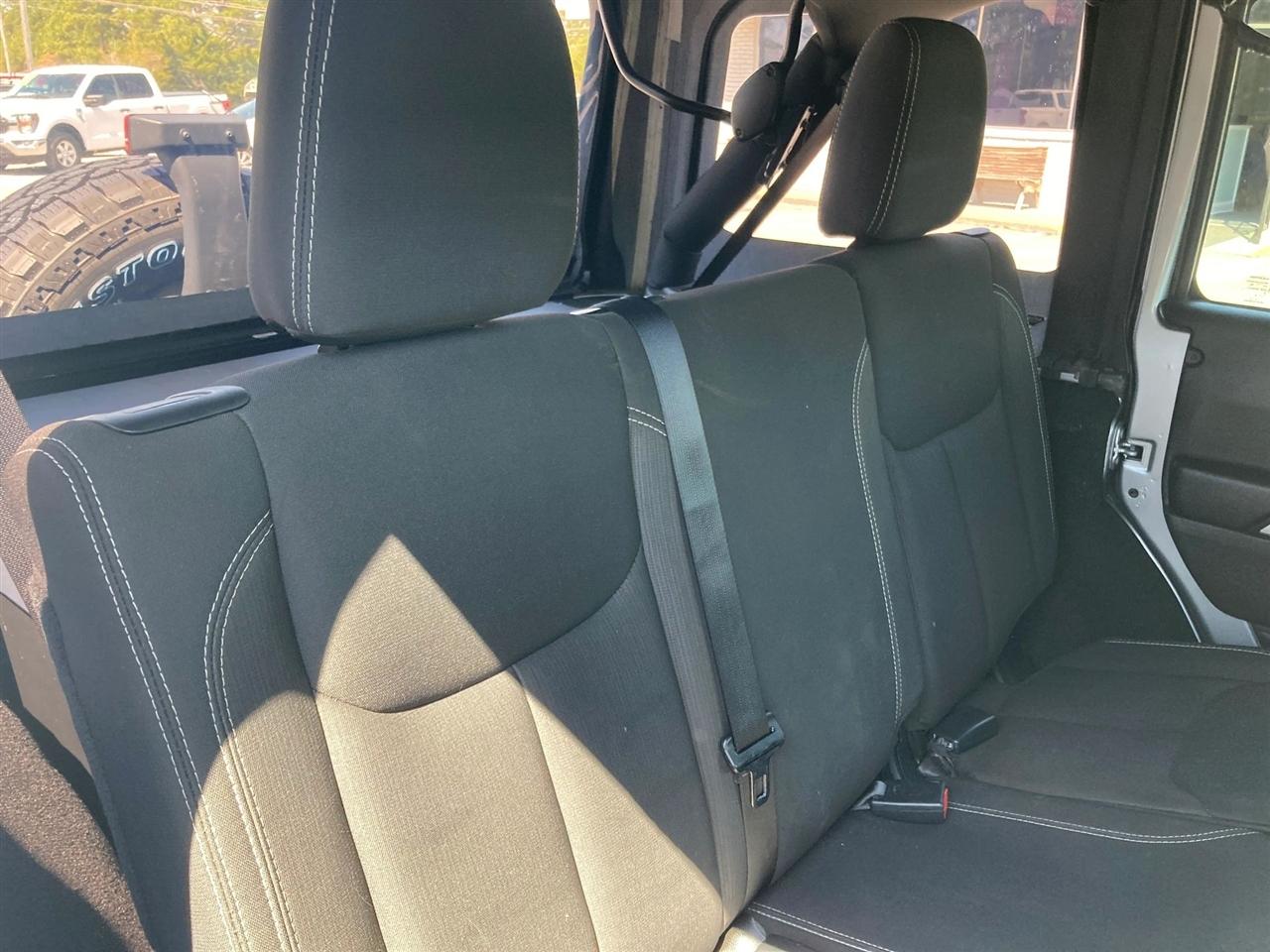 Jeep Wrangler Unlimited Sahara 4WD 2016