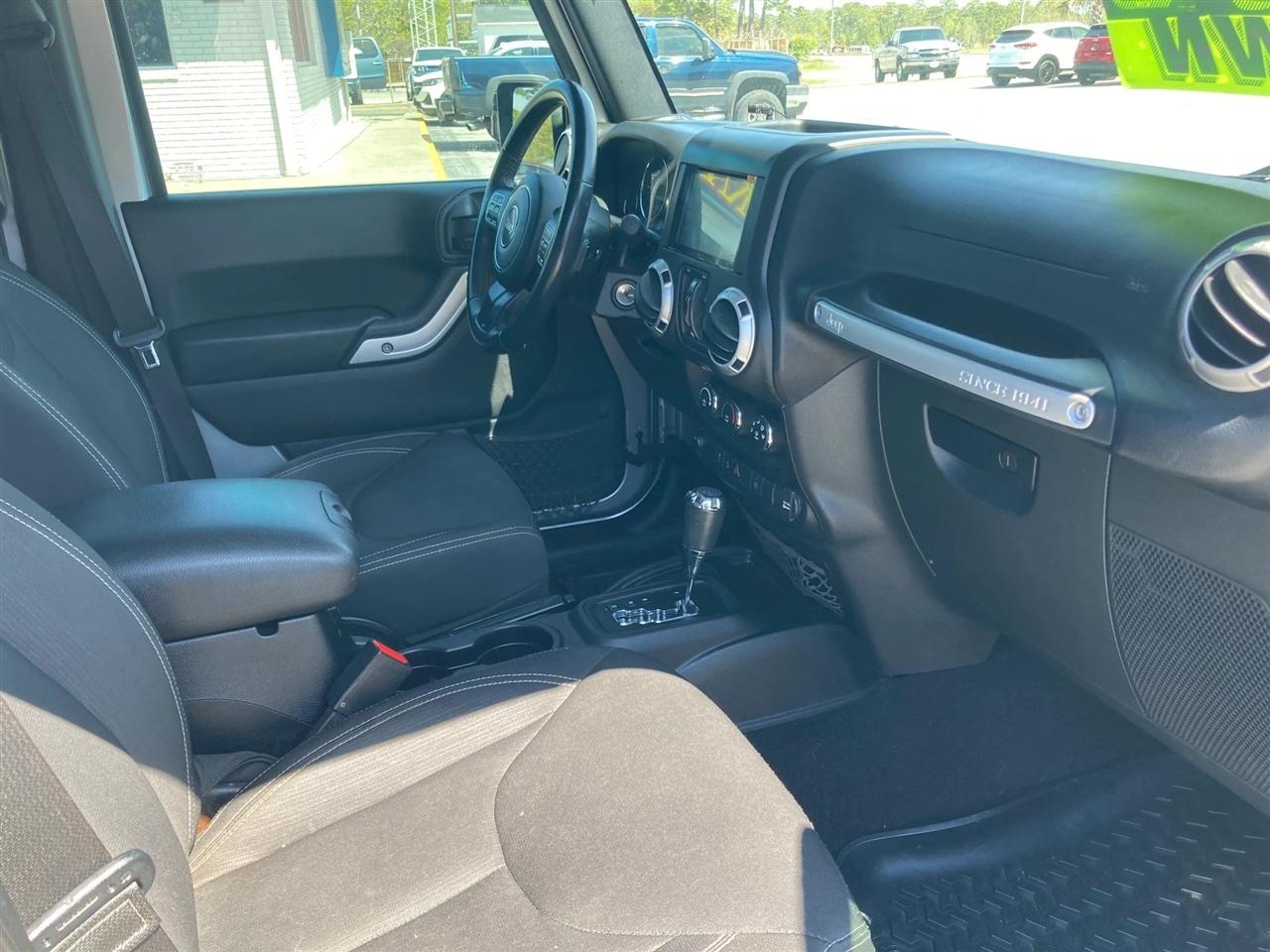 Jeep Wrangler Unlimited Sahara 4WD 2016