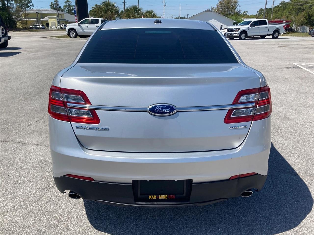 Ford Taurus SE FWD 2013