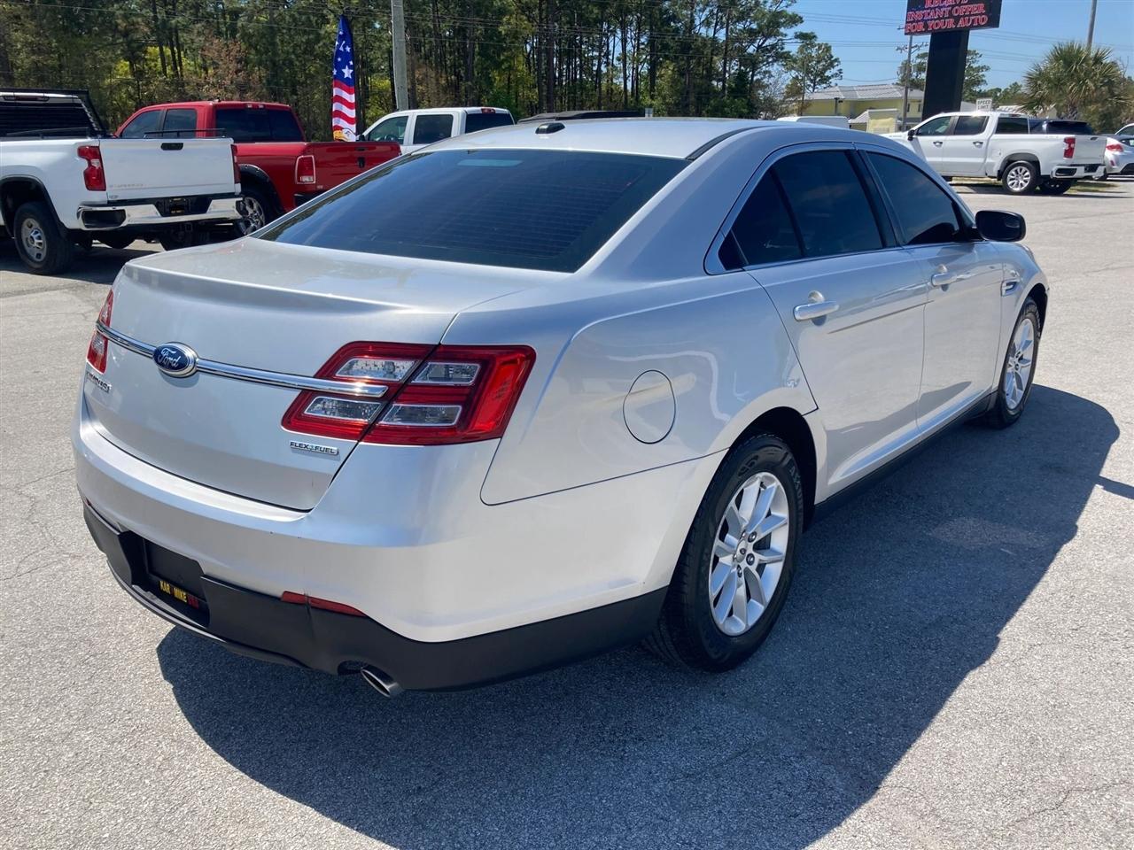 Ford Taurus SE FWD 2013