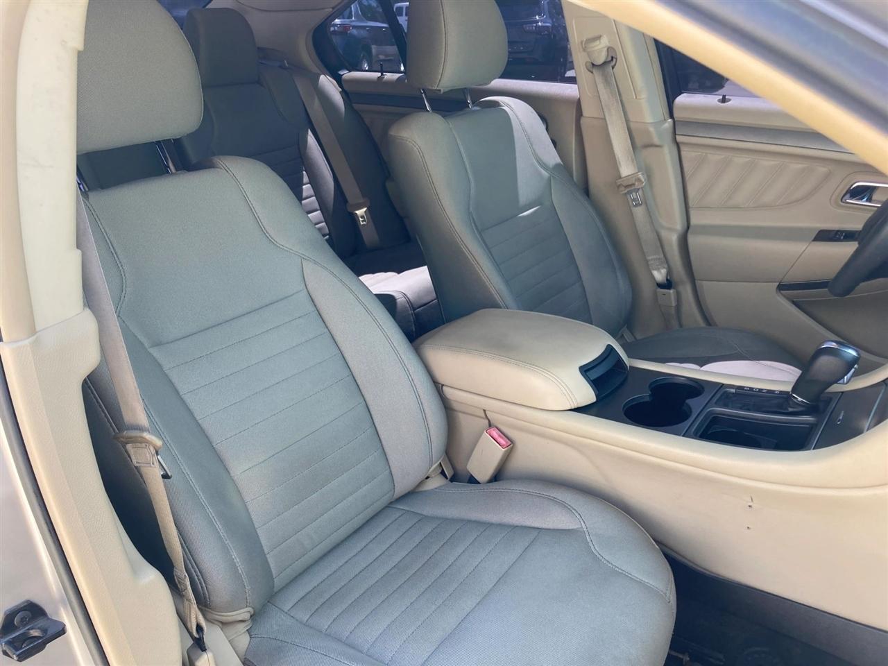 Ford Taurus SE FWD 2013