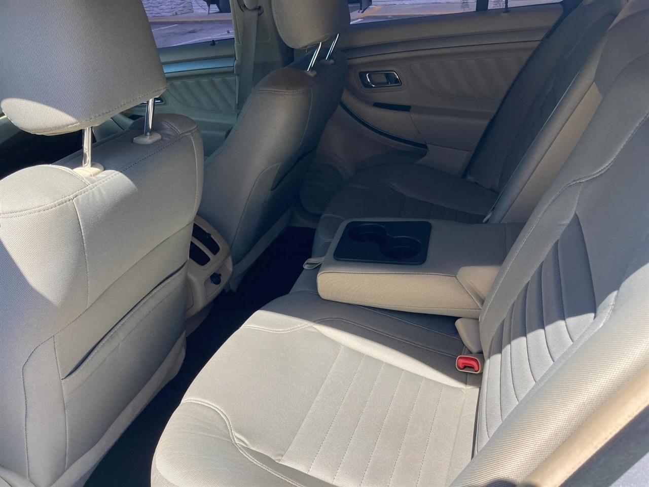 Ford Taurus SE FWD 2013