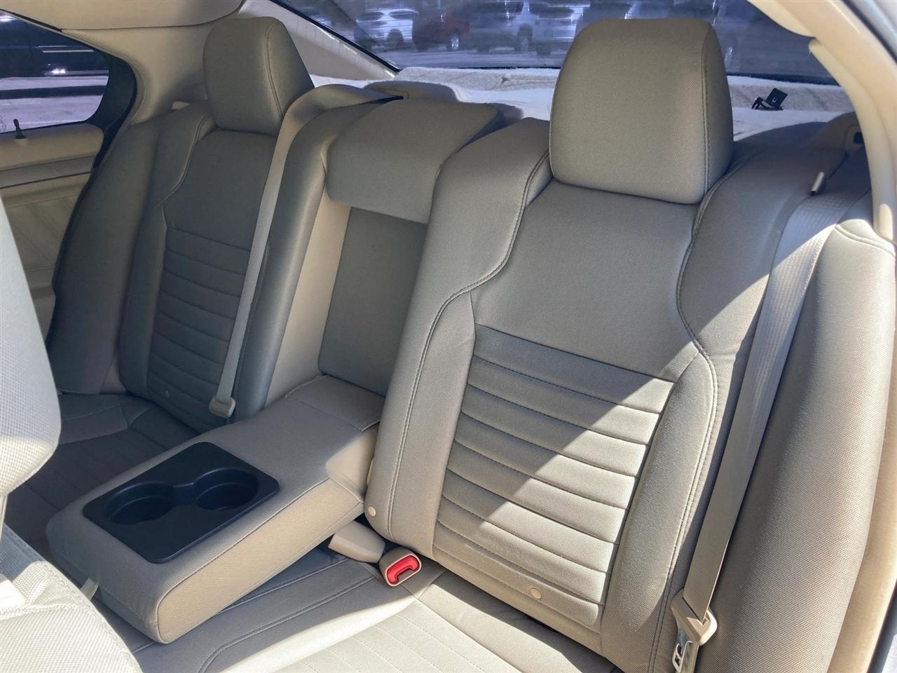 Ford Taurus SE FWD 2013