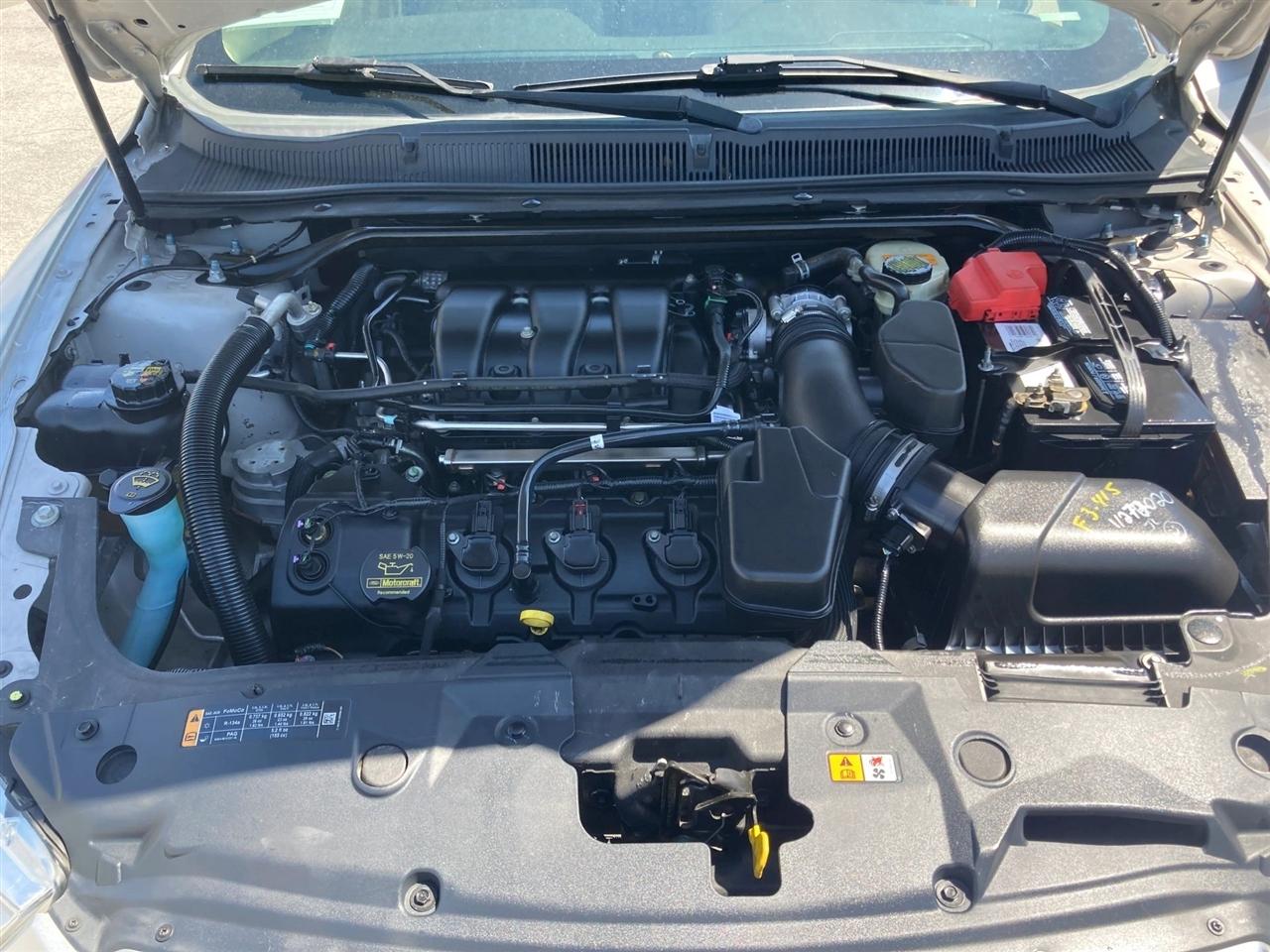 Ford Taurus SE FWD 2013