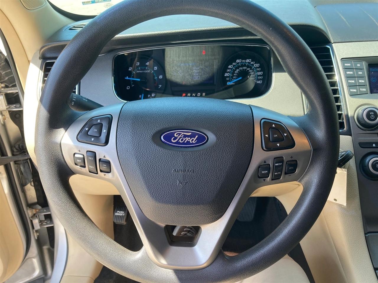 Ford Taurus SE FWD 2013