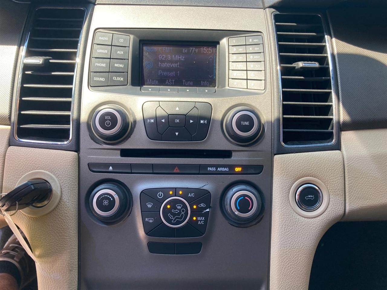 Ford Taurus SE FWD 2013