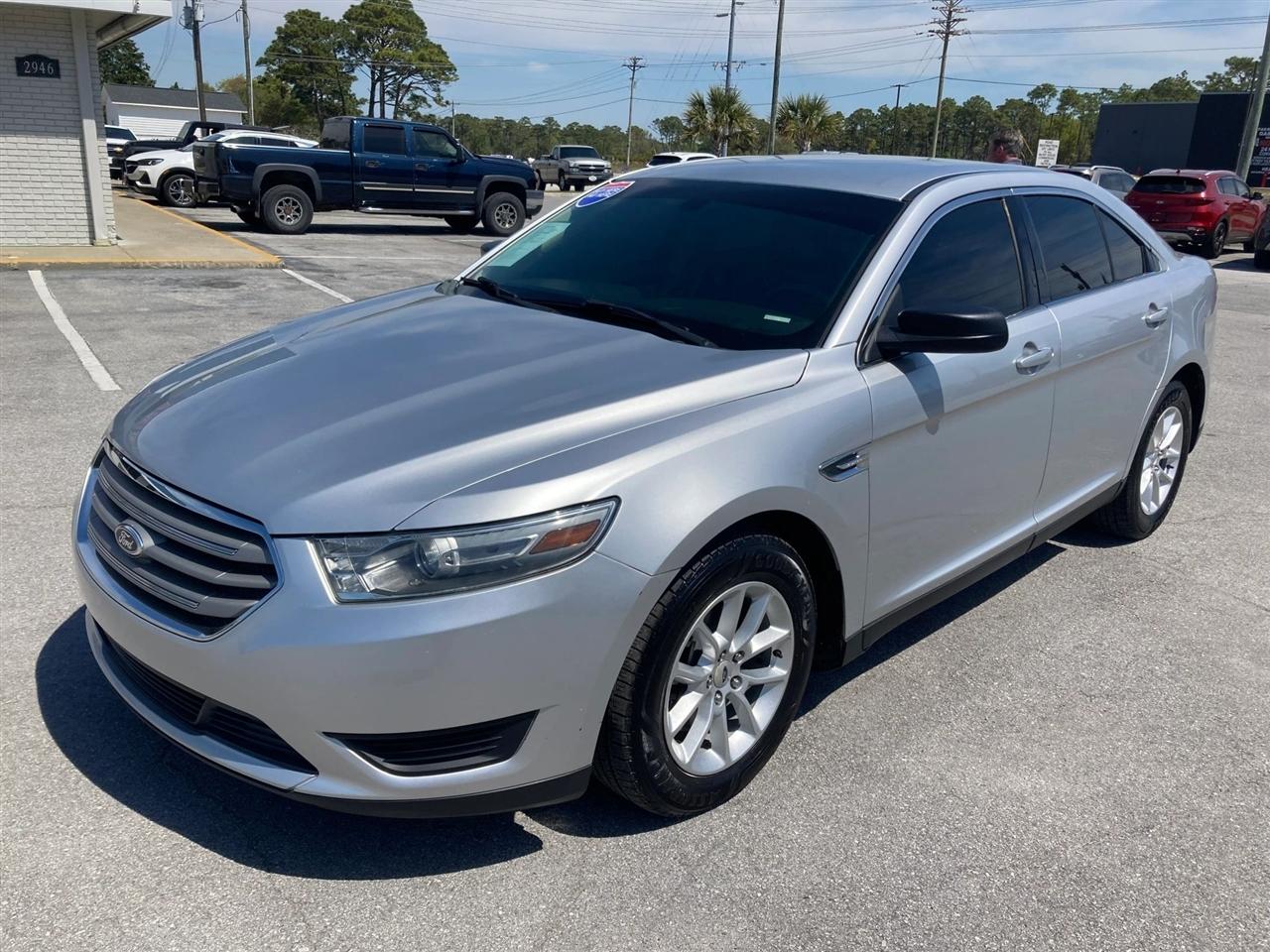 Ford Taurus SE FWD 2013