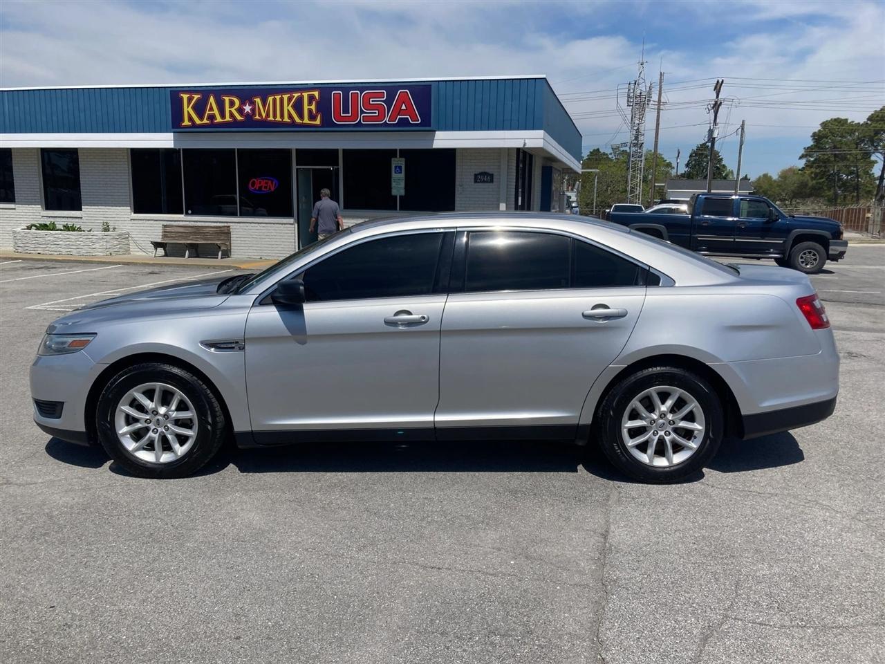 Ford Taurus SE FWD 2013