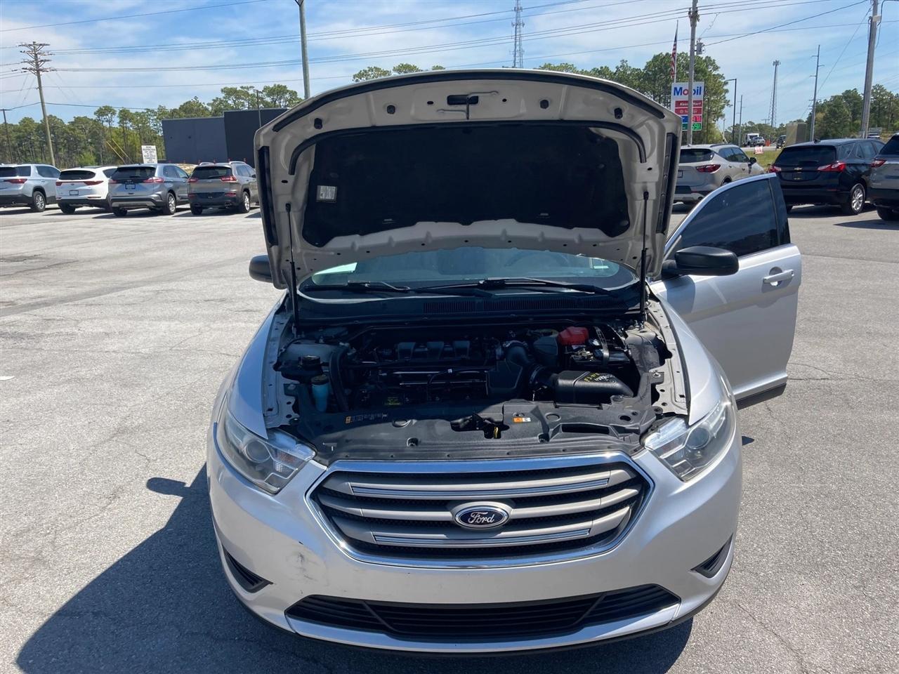 Ford Taurus SE FWD 2013