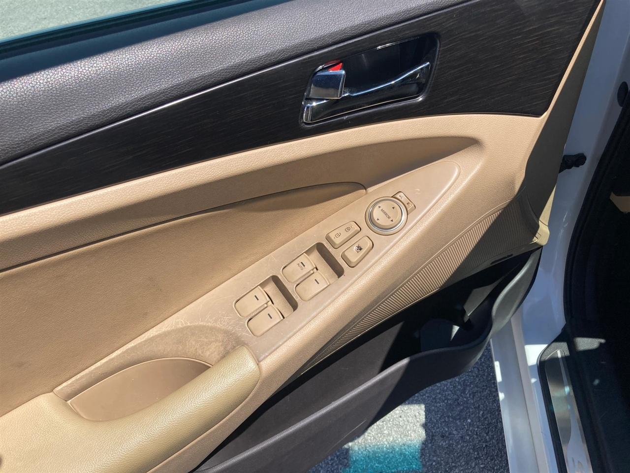 Hyundai Sonata Limited Auto 2012