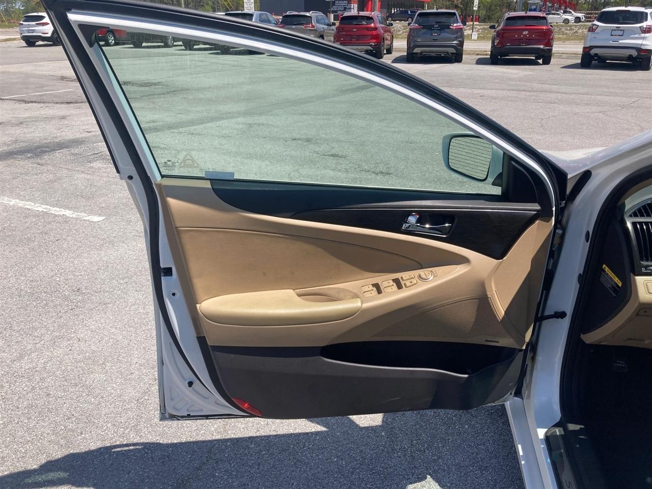 Hyundai Sonata Limited Auto 2012