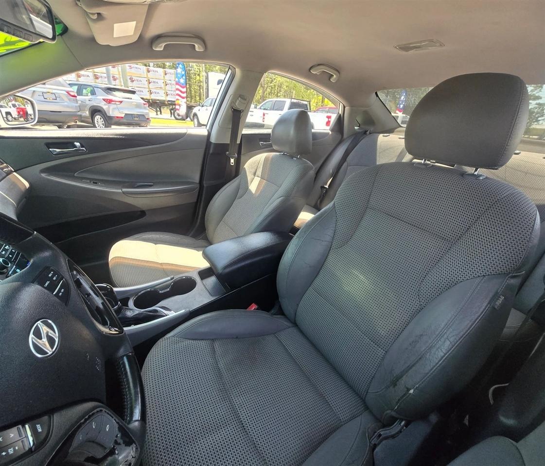 Hyundai Sonata SE Auto 2012