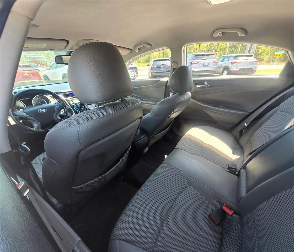 Hyundai Sonata SE Auto 2012