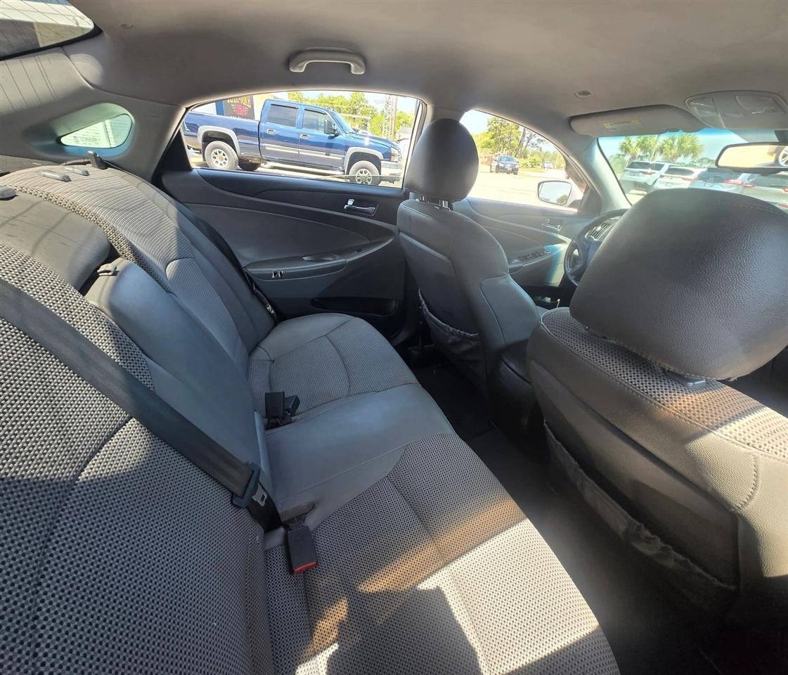 Hyundai Sonata SE Auto 2012