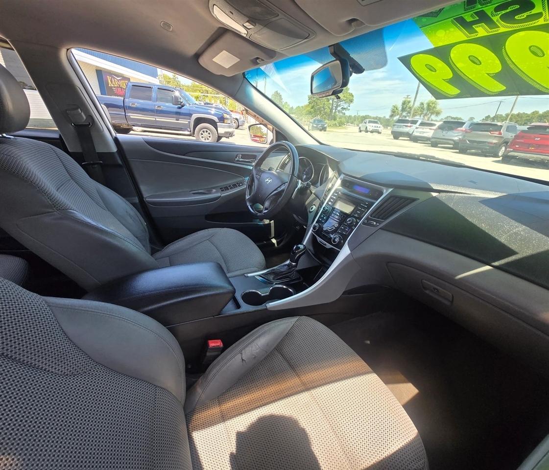 Hyundai Sonata SE Auto 2012