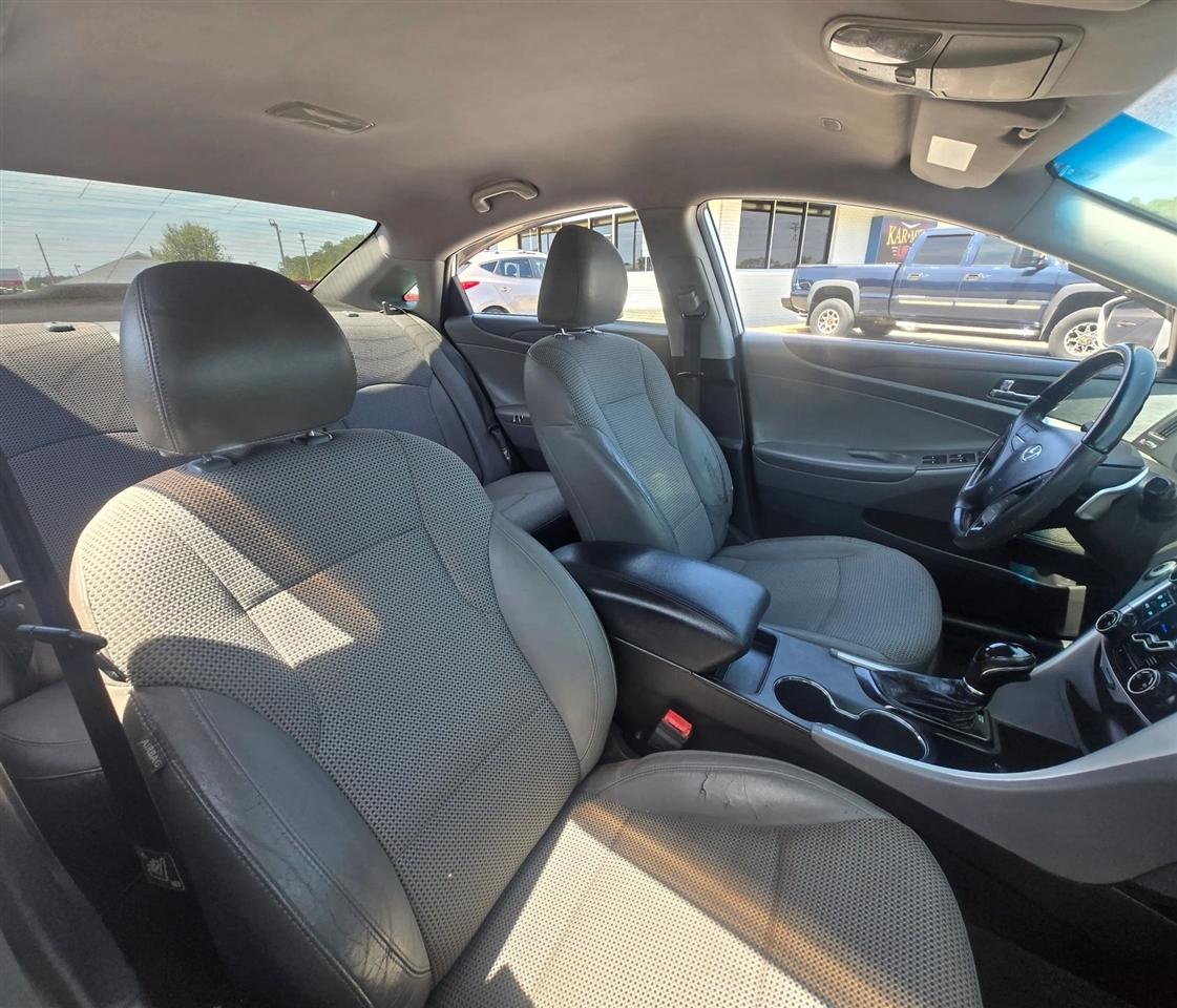 Hyundai Sonata SE Auto 2012