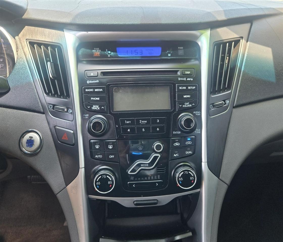 Hyundai Sonata SE Auto 2012