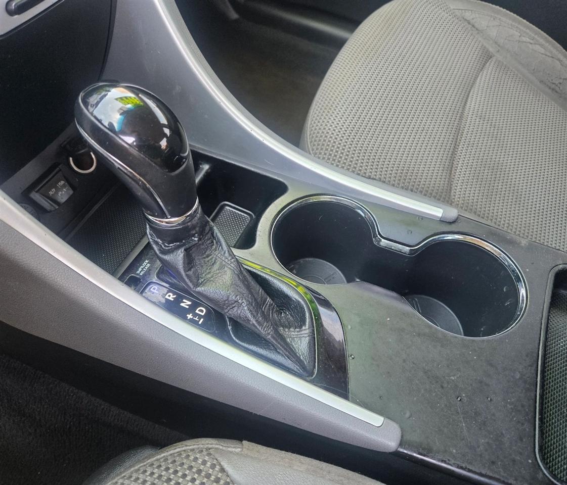 Hyundai Sonata SE Auto 2012