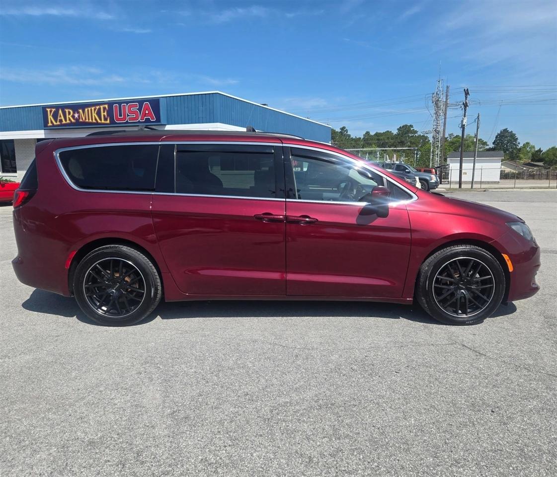 Chrysler Pacifica Touring 2017