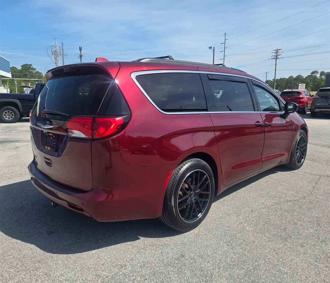 Chrysler Pacifica Touring 2017