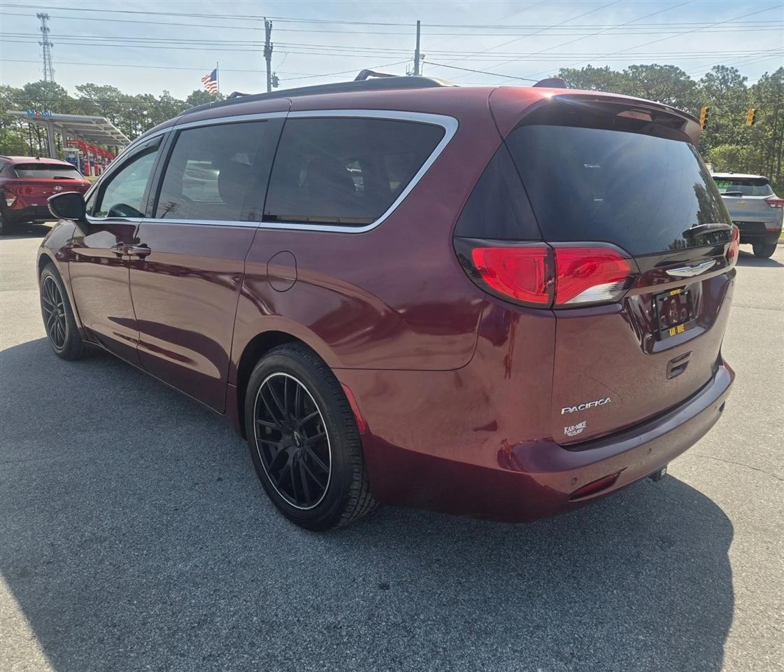 Chrysler Pacifica Touring 2017