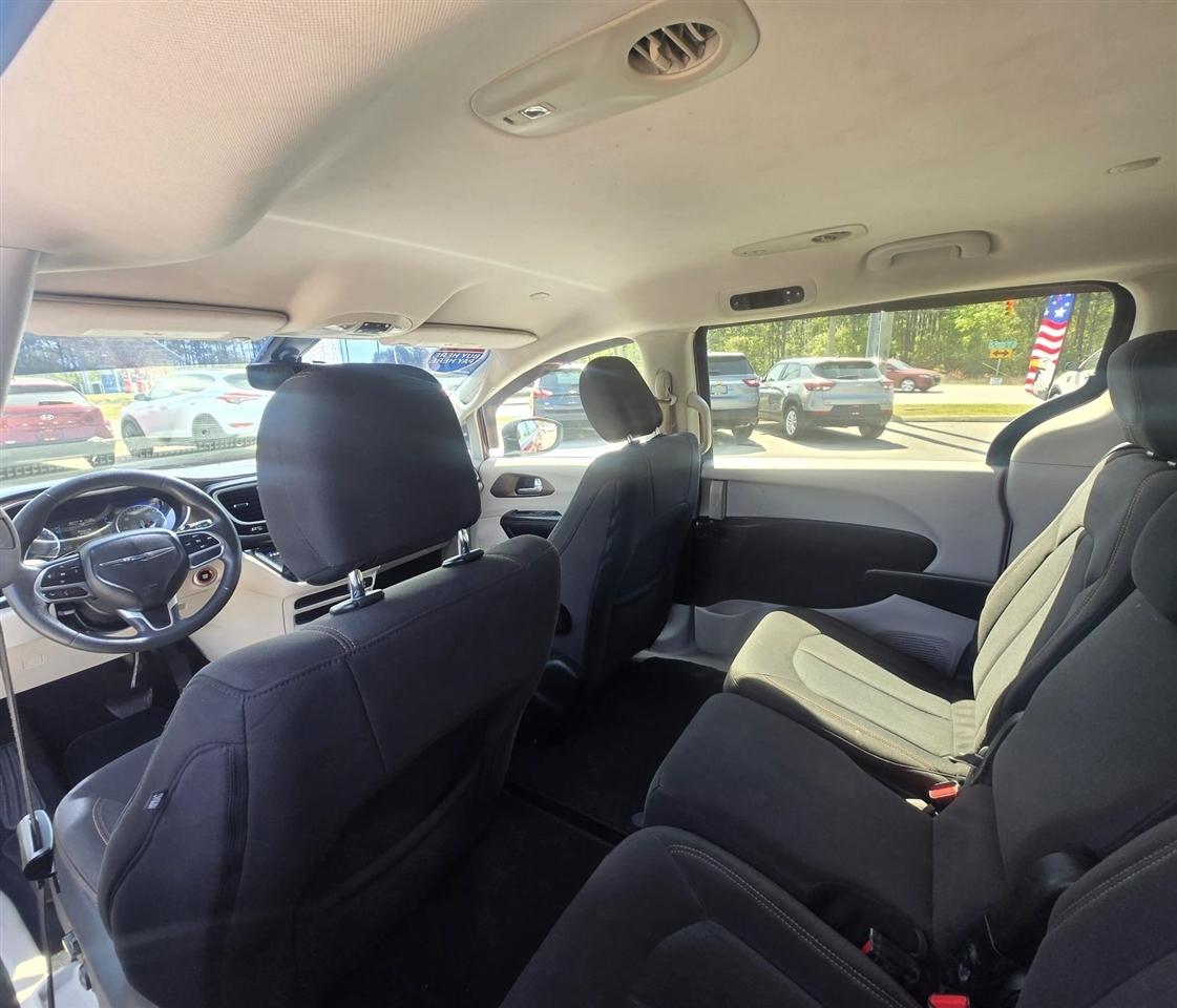 Chrysler Pacifica Touring 2017