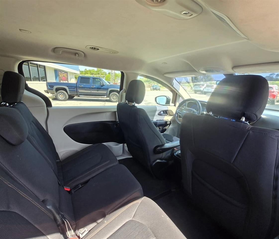 Chrysler Pacifica Touring 2017