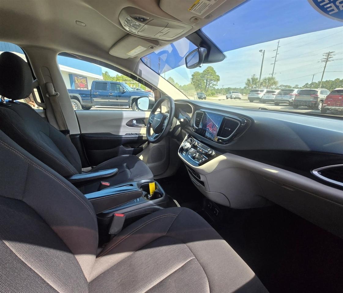 Chrysler Pacifica Touring 2017