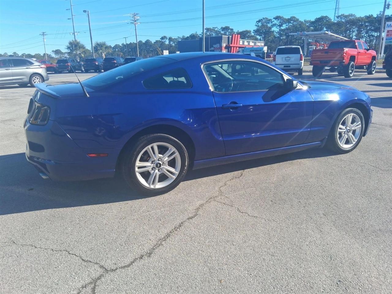 Ford Mustang V6 Coupe 2014