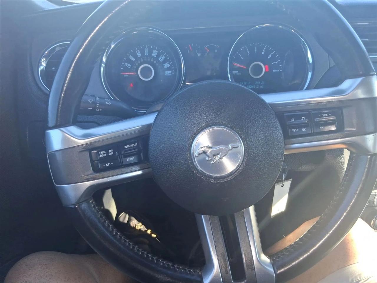 Ford Mustang V6 Coupe 2014