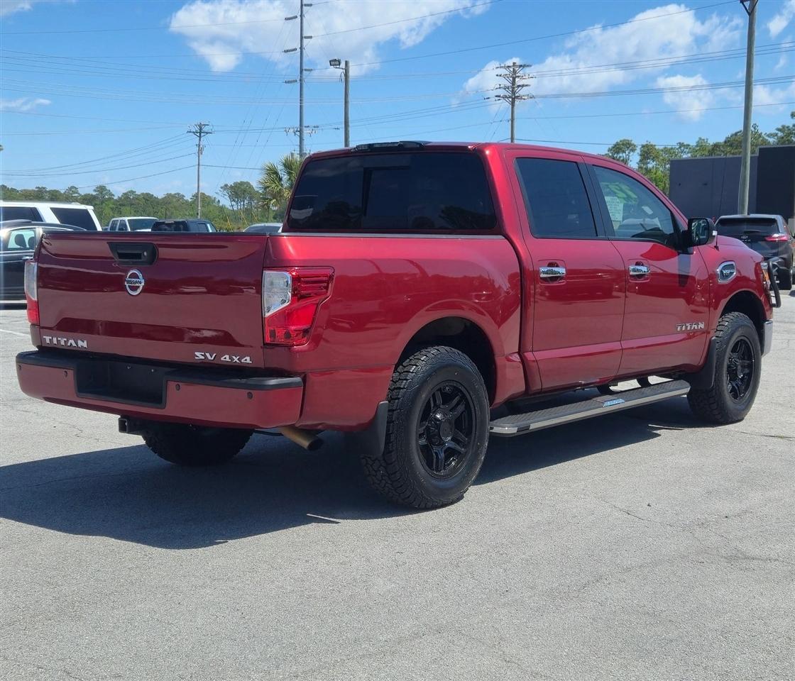 Nissan Titan SV Crew Cab 4WD 2017