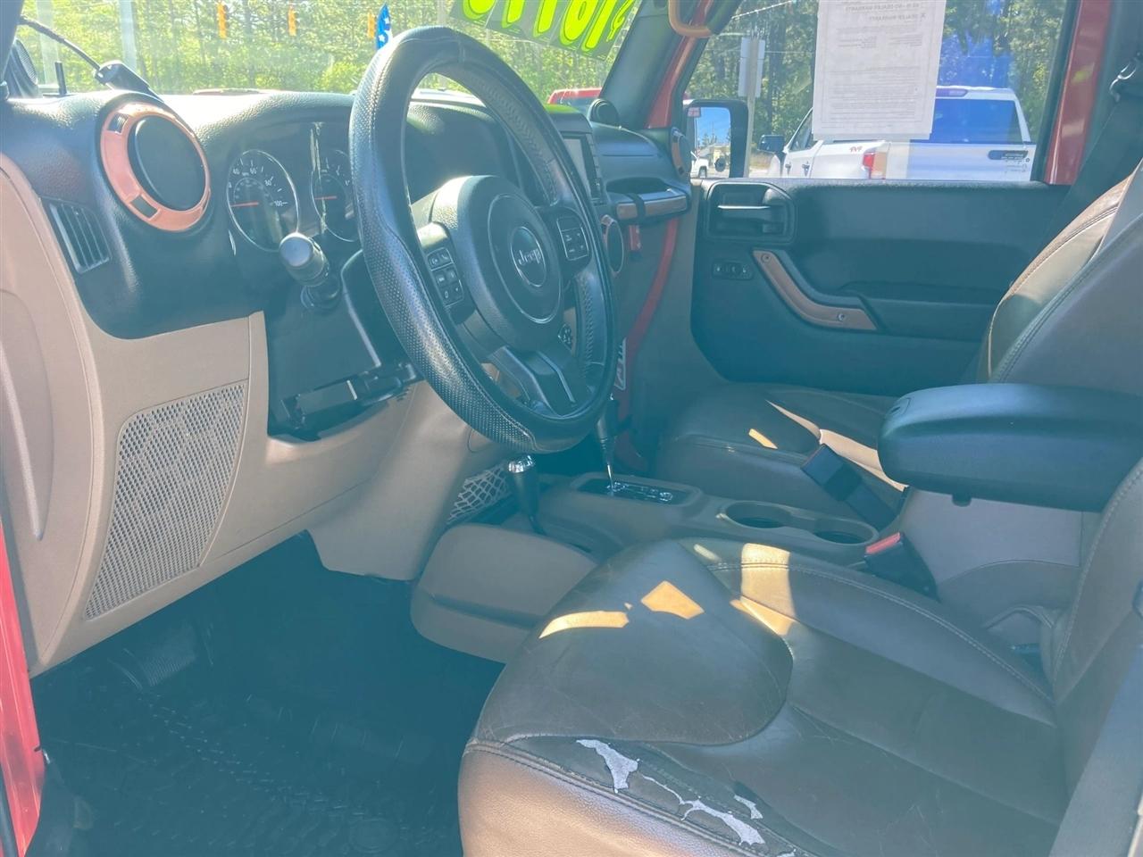 Jeep Wrangler Unlimited Sahara 4WD 2014