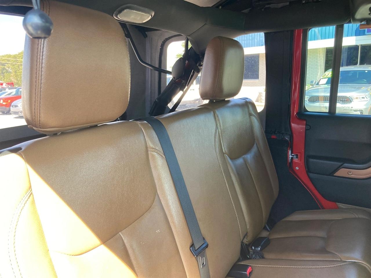 Jeep Wrangler Unlimited Sahara 4WD 2014