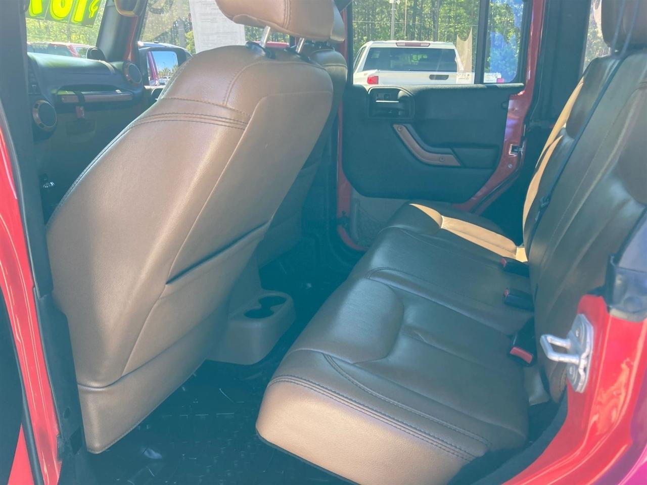 Jeep Wrangler Unlimited Sahara 4WD 2014